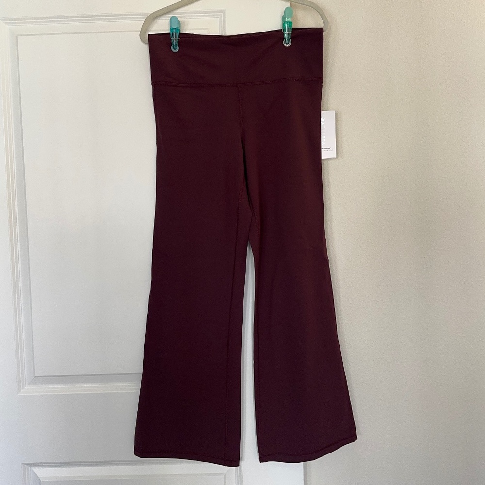 NWT Athleta Elation Flare Pant - 1X - Spiced Cabernet